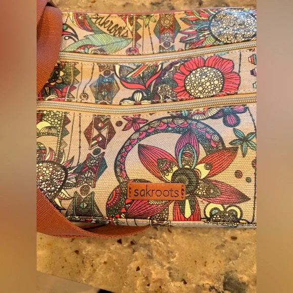 NWT Sakroots Artists Circle Crossbody, Charcoal Owl - Picture 12 of 12